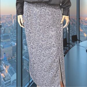 Jacqueline Ferrar Elegant Gray Patterned Skirt